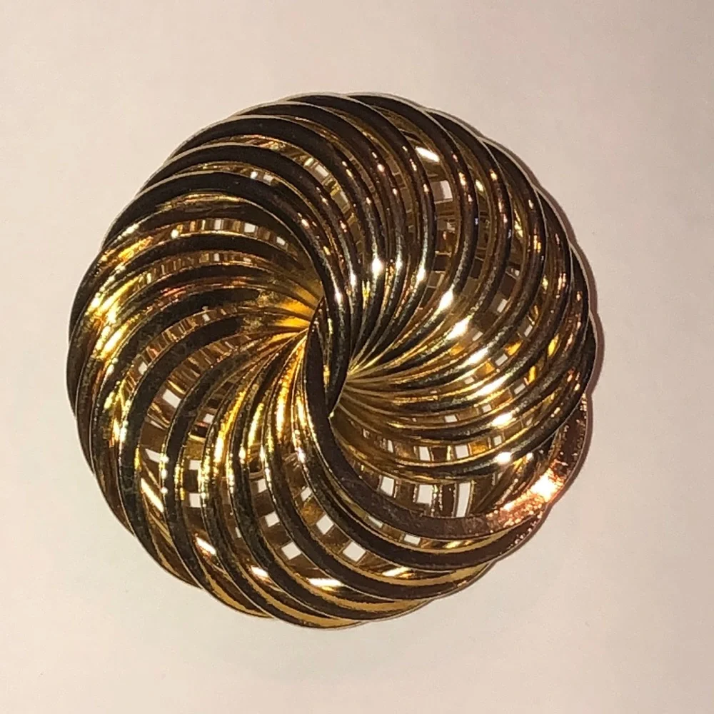 Vintage Gold Tone Round Spiral Boho Brooch